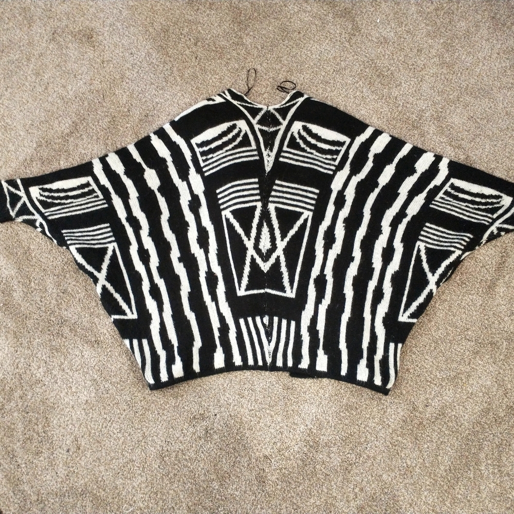 Love by Design Black and White Aztec Print Sweater